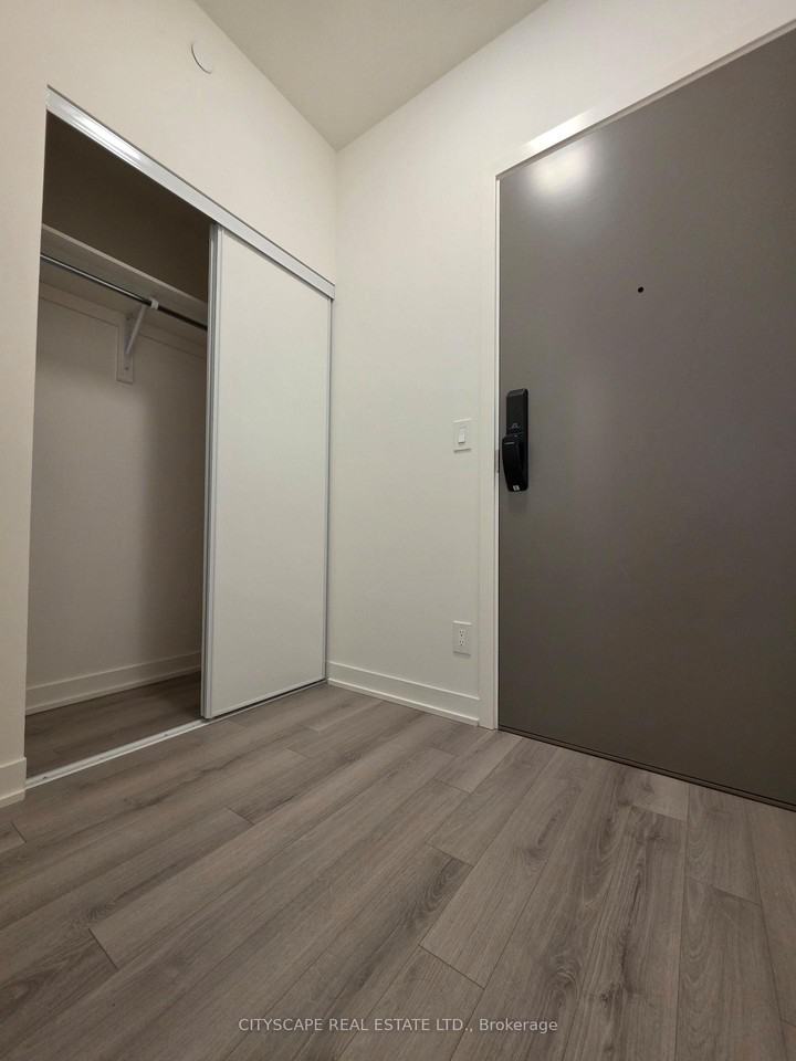 3079 Trafalgar Road - Photo 6 of 28