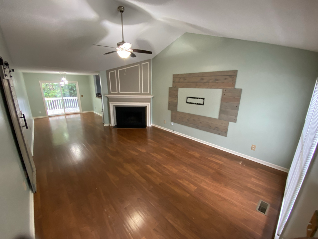 706 Beddingfield Dr - Photo 2 of 16