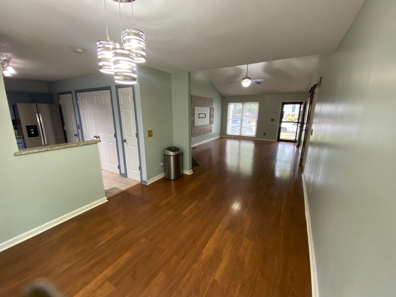 706 Beddingfield Dr - Photo 3 of 16