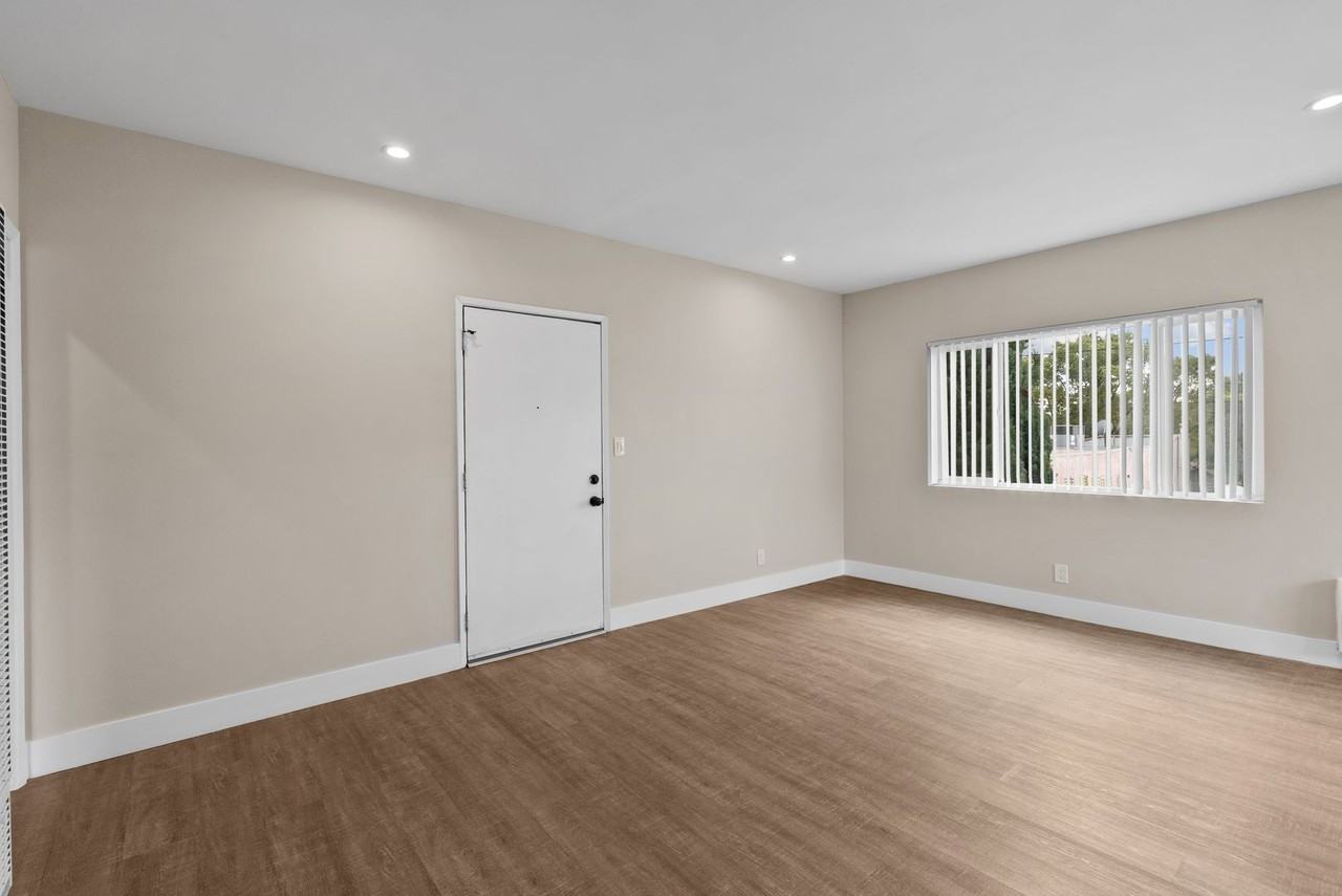 515 Chester St - Photo 5 of 27