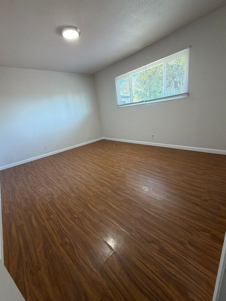 5460 Don Diego Ct - Photo 6 of 10