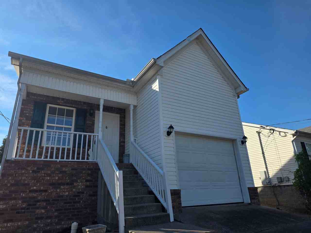 1024 Tom Hailey Blvd - Photo 2 of 28