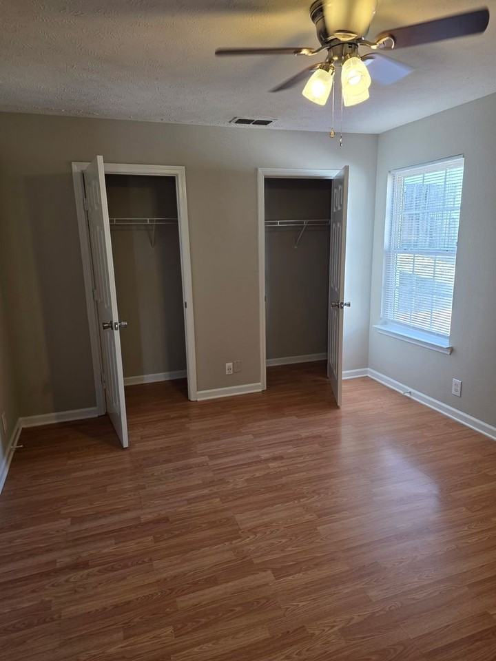 1024 Tom Hailey Blvd - Photo 6 of 28