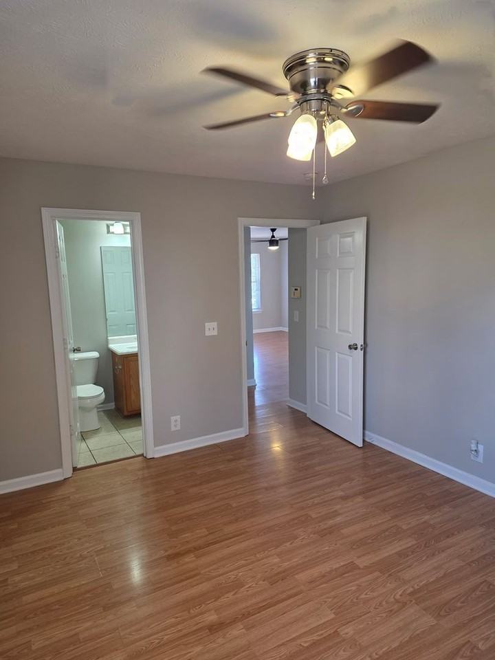 1024 Tom Hailey Blvd - Photo 7 of 28