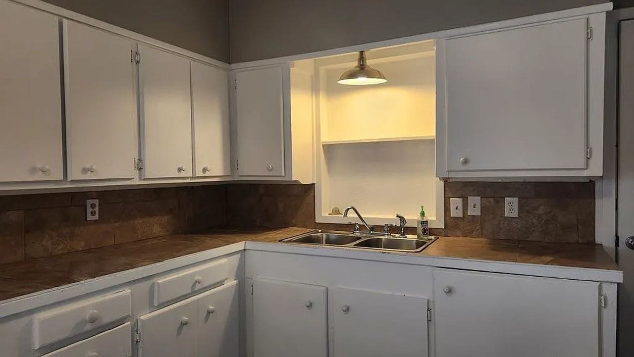 2124 Avenue G - Photo 3 of 8
