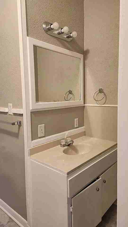 2124 Avenue G - Photo 7 of 8