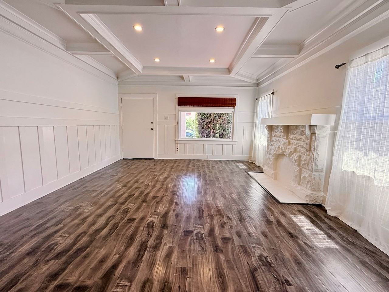 3871 S Hobart Blvd - Photo 6 of 32