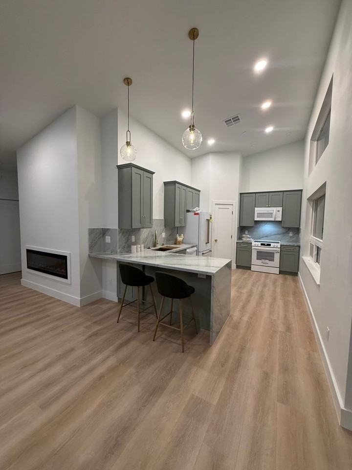 6251 Woodman Dr - Photo 3 of 10