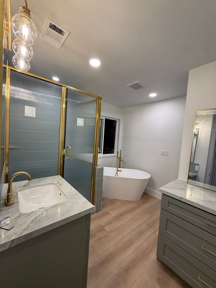 6251 Woodman Dr - Photo 4 of 10