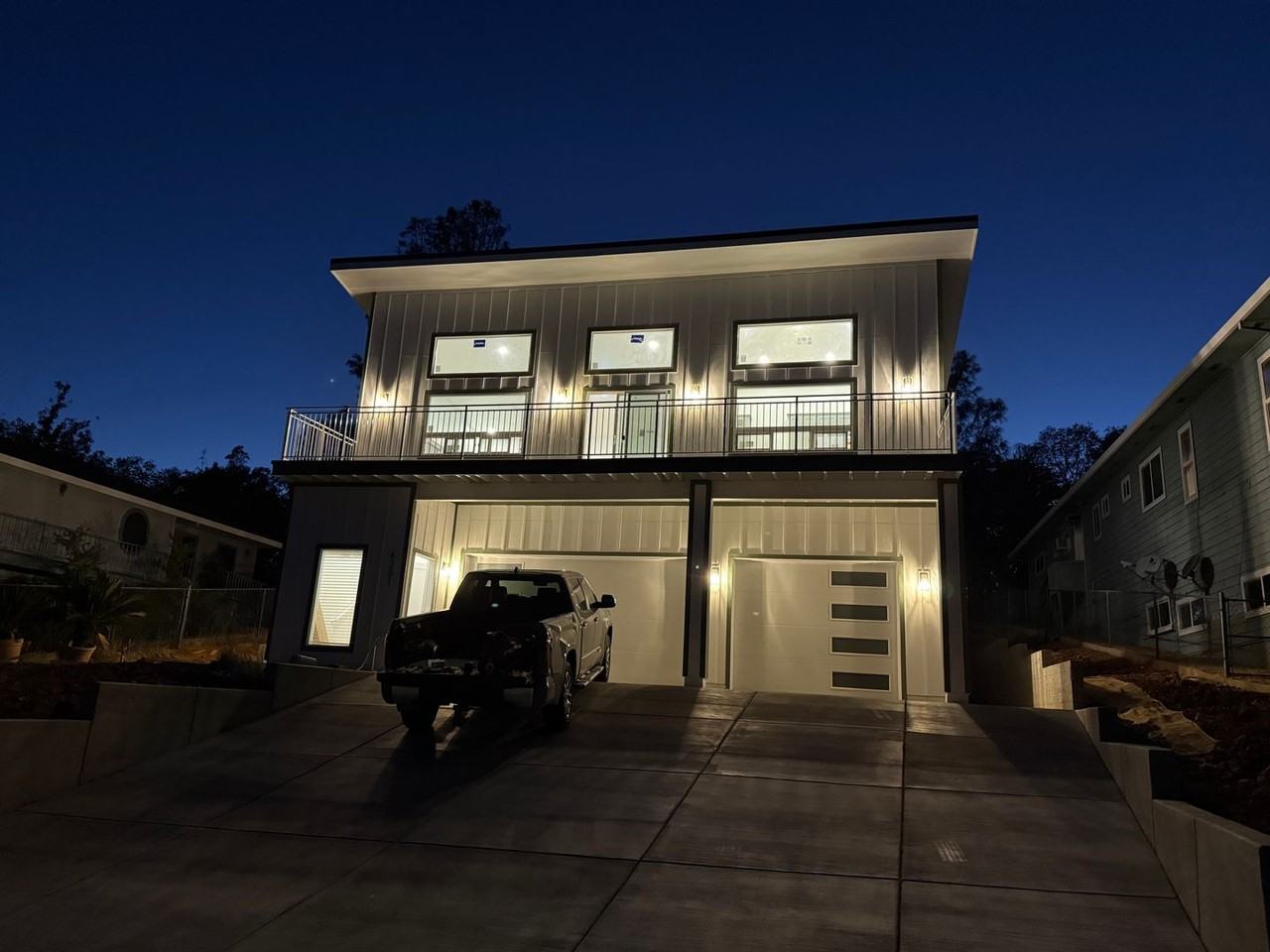 6251 Woodman Dr - Photo 6 of 10