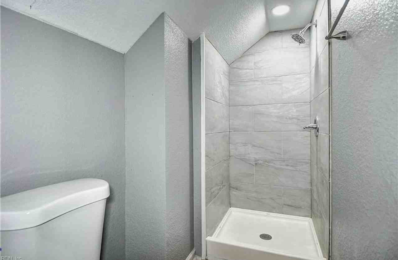2202 Willow Wood Dr - Photo 2 of 40