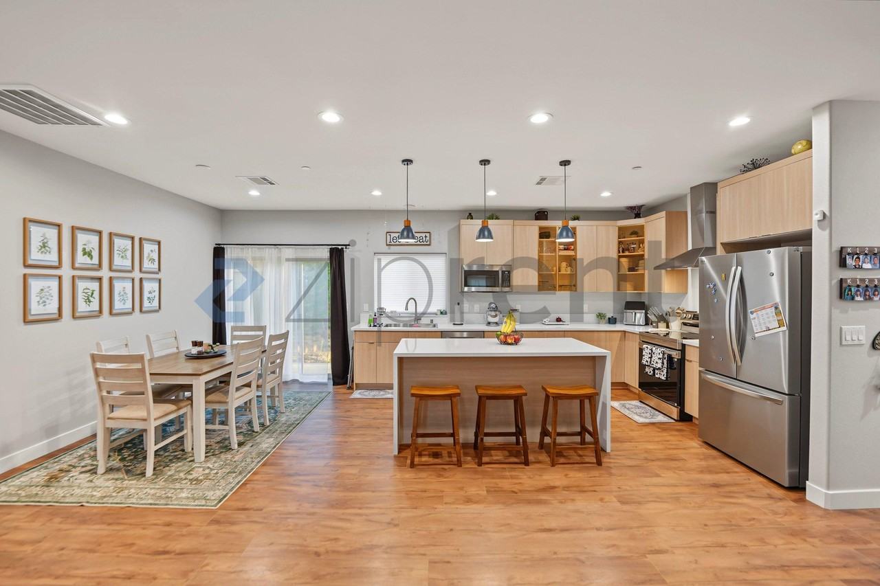 4858 W Avenue L #2 - Photo 6 of 45