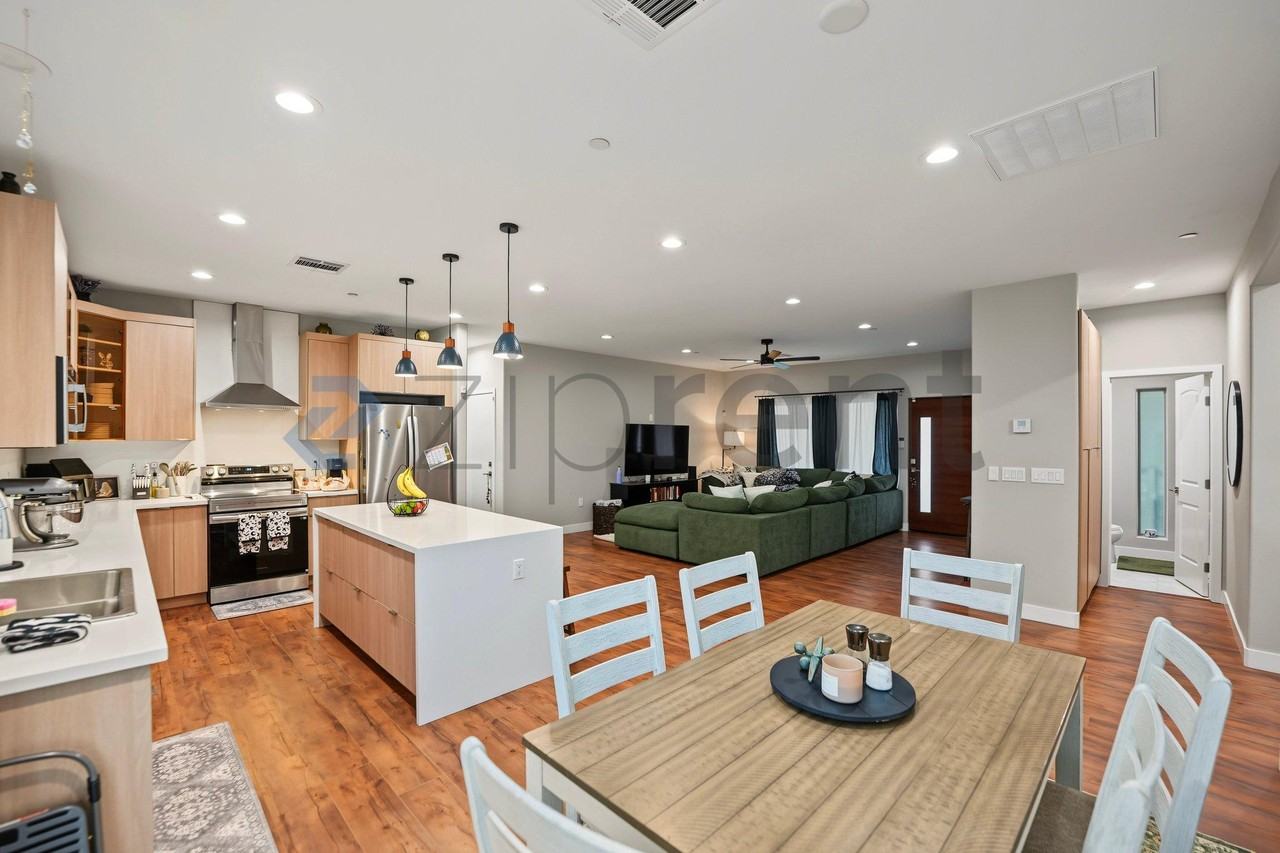 4858 W Avenue L #2 - Photo 7 of 45