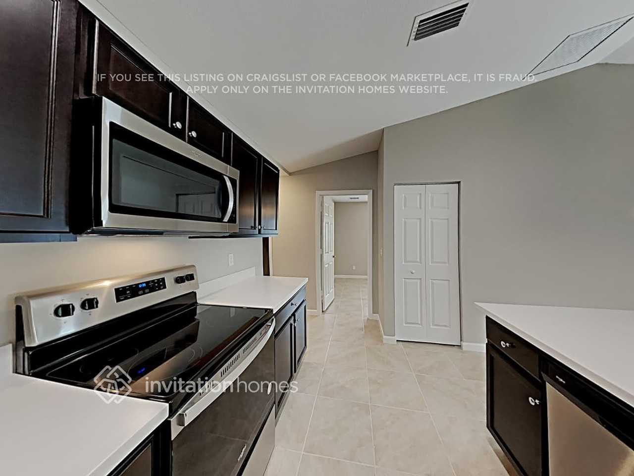 1838 Sw Del Rio Blvd - Photo 7 of 21