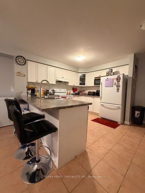 59 Cadillac Crescent - Photo 3 of 18