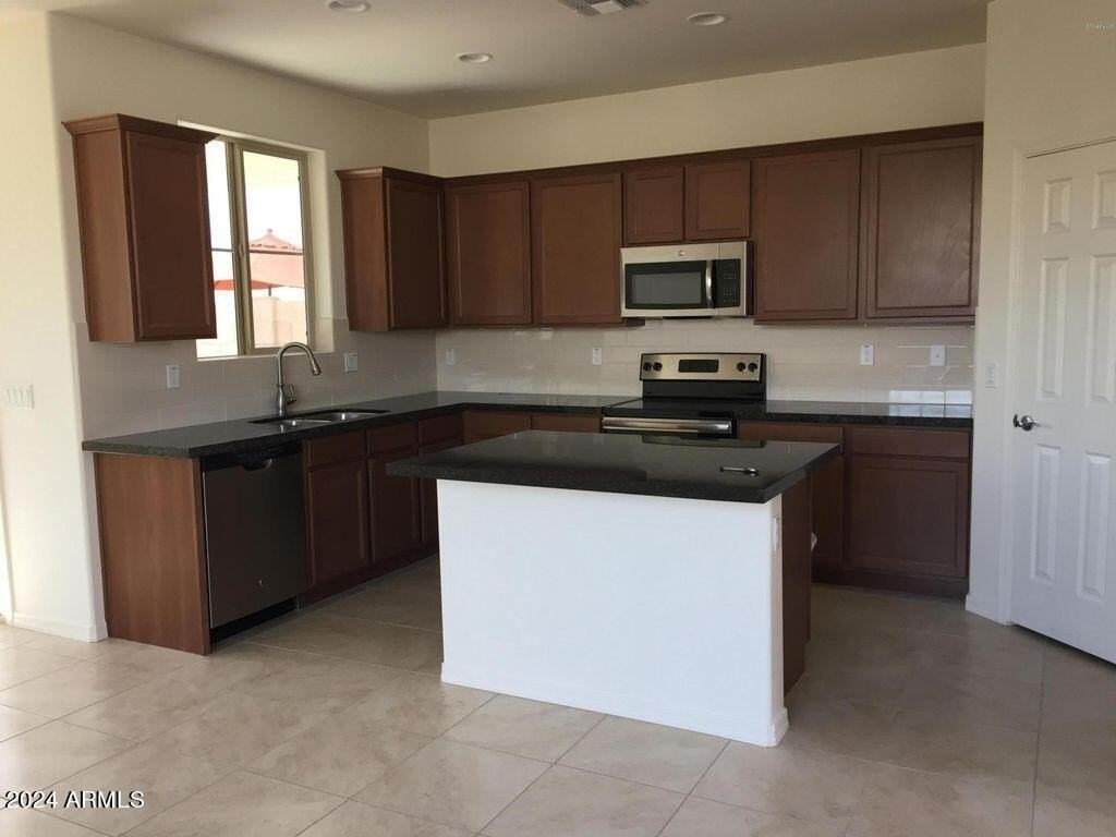 1522 W Marlin Dr - Photo 6 of 13
