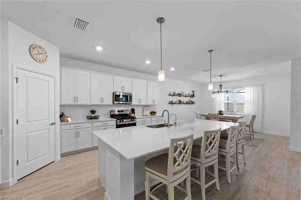 44810 Marina Ln - Photo 5 of 49