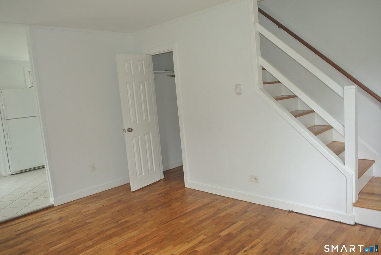 28 Garden Dr #28 - Photo 6 of 20