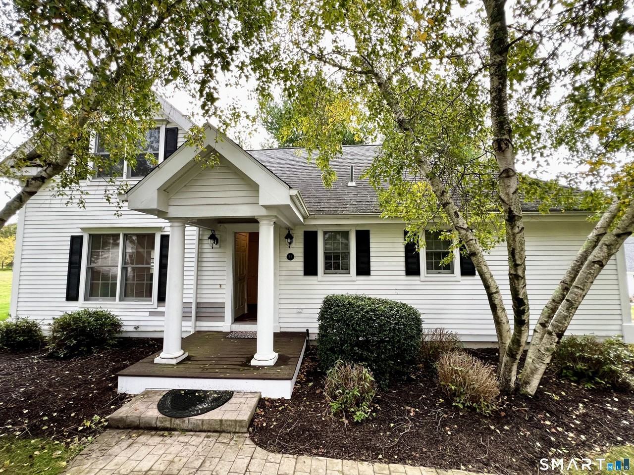 11 Pinehurst Ln #11 - Photo 2 of 28