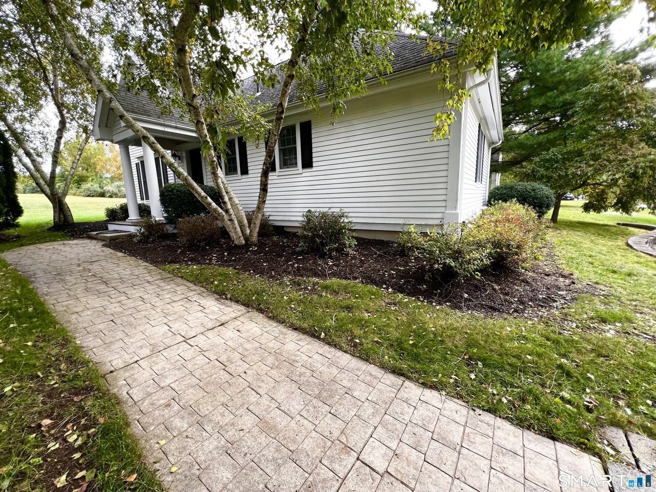 11 Pinehurst Ln #11 - Photo 3 of 28