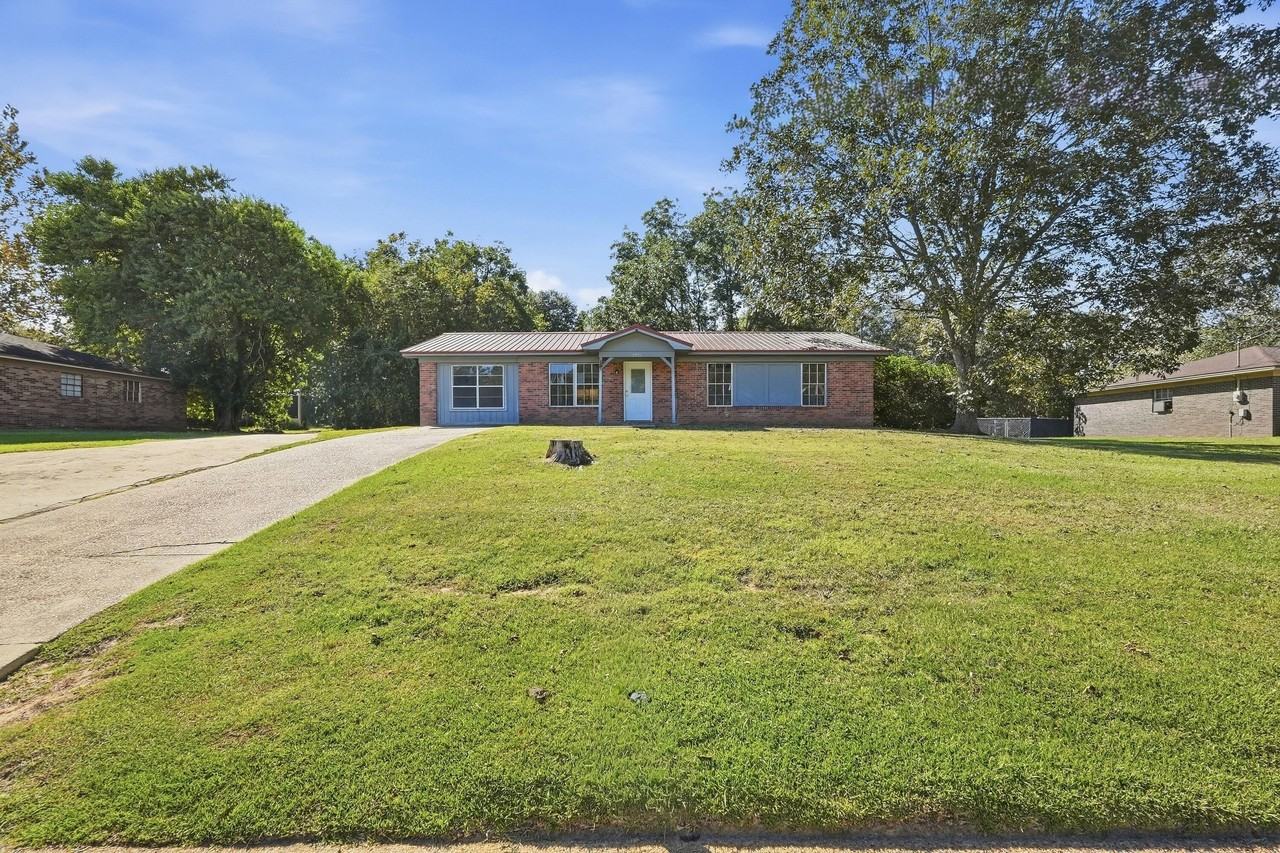 2325 Sweetgum Dr - Photo 2 of 41