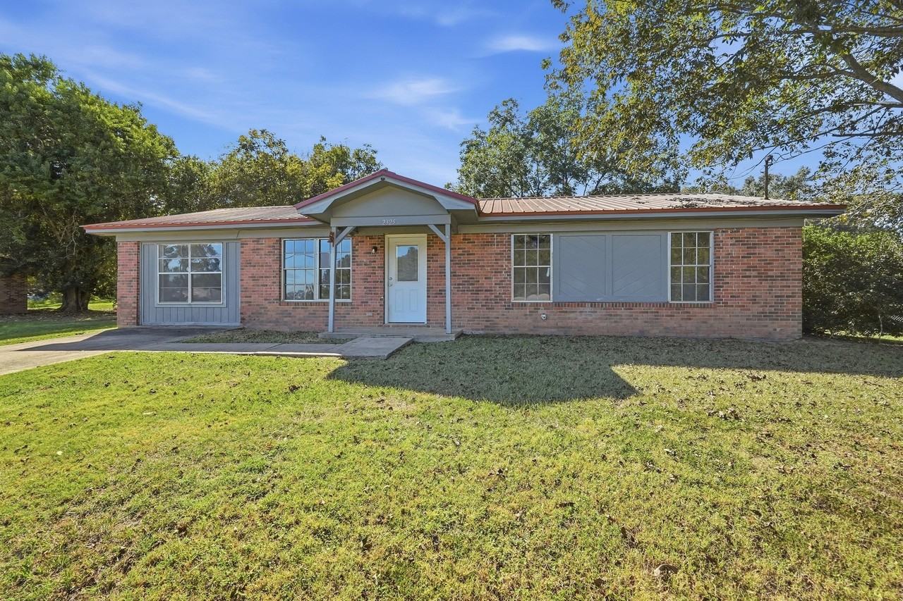 2325 Sweetgum Dr - Photo 3 of 41