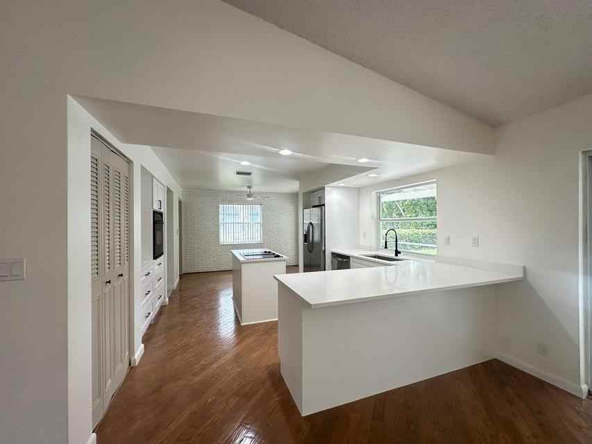9135 Northwest 3rd Court - Photo 5 of 9