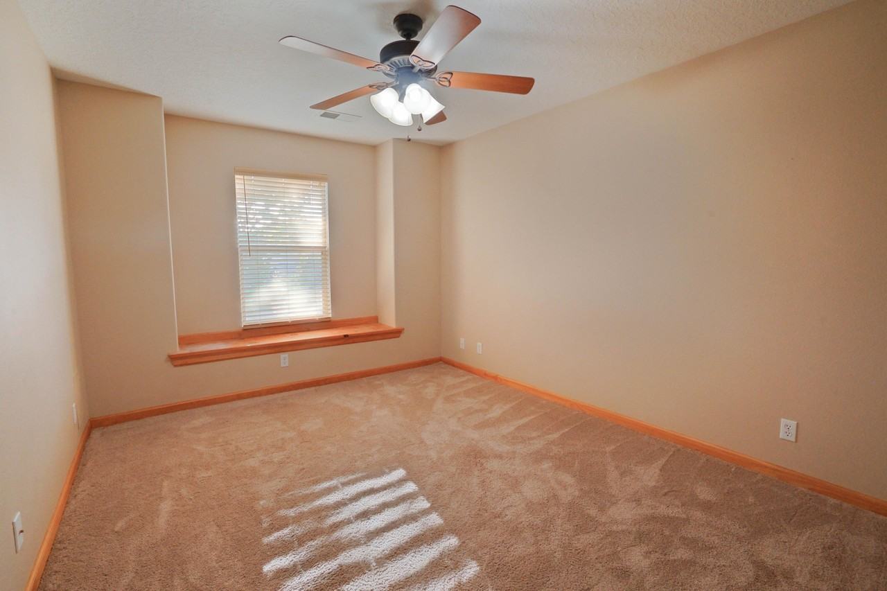 2453 Tyler Loop Ne - Photo 6 of 17