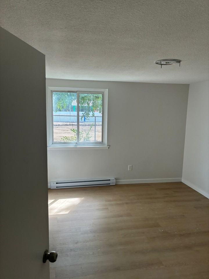 467 Chamberlain Street #107 - Photo 5 of 11