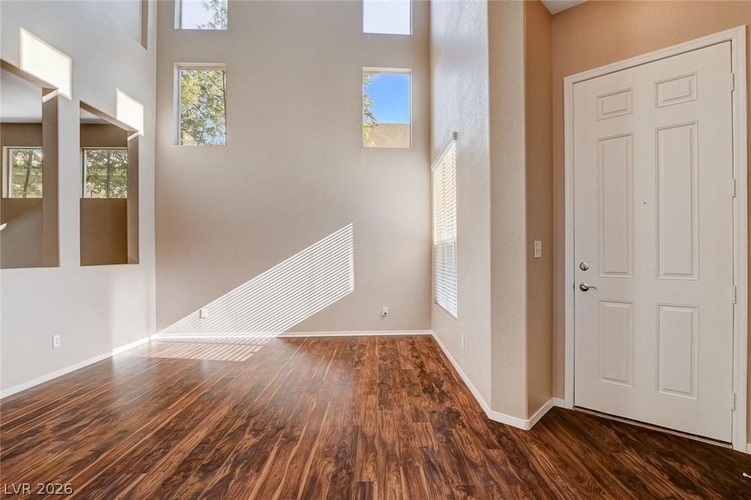 128 Staten Island Ave - Photo 5 of 50