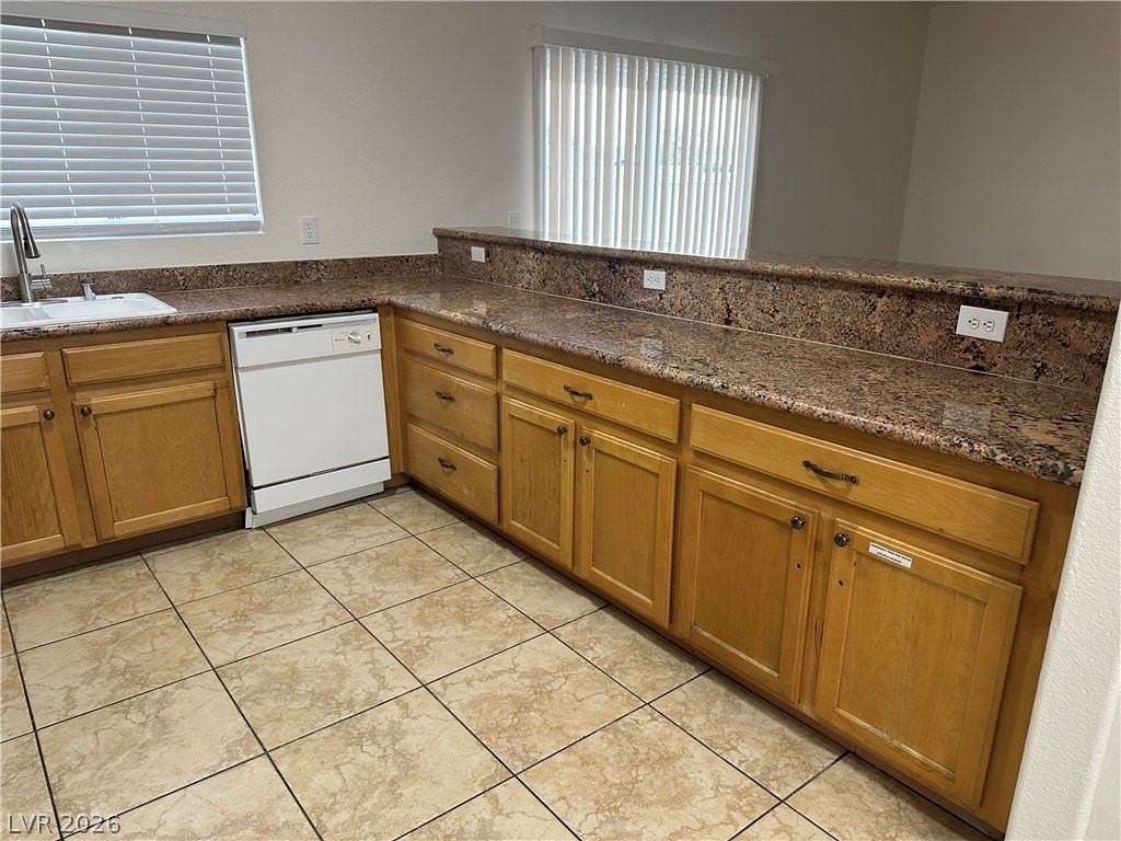 1613 White Skies Ct - Photo 7 of 31