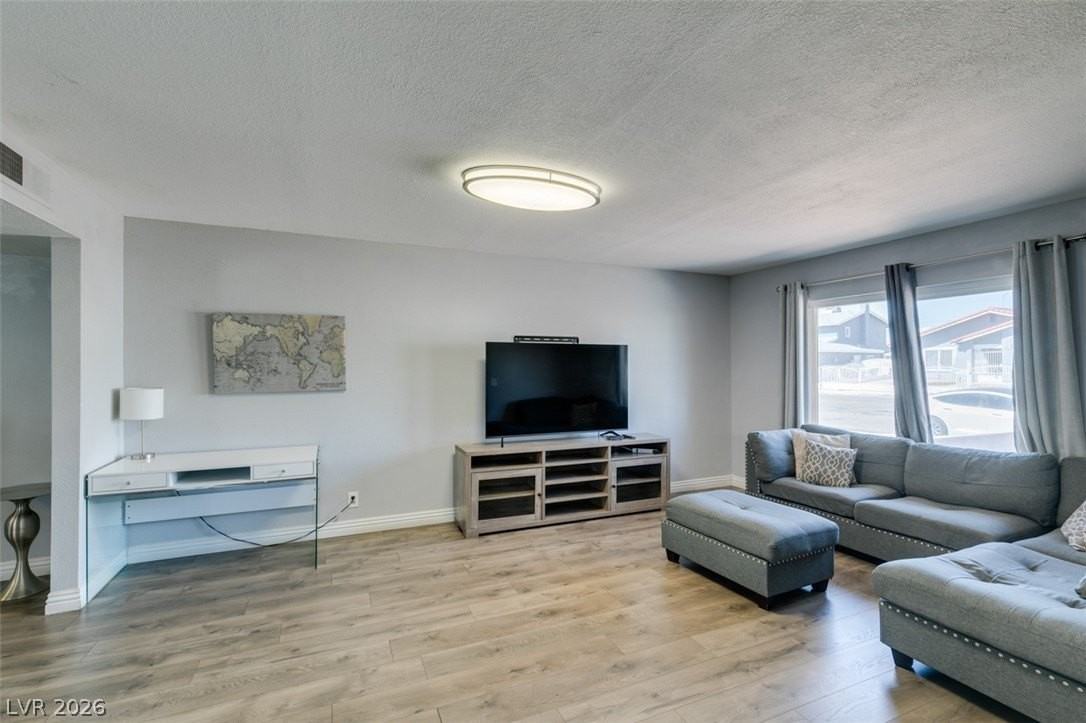 3770 Avila St - Photo 5 of 38
