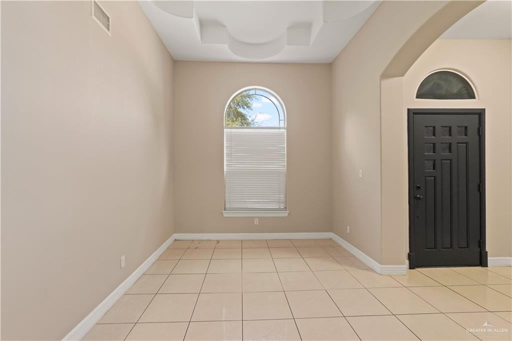 4017 San Angelo - Photo 4 of 26