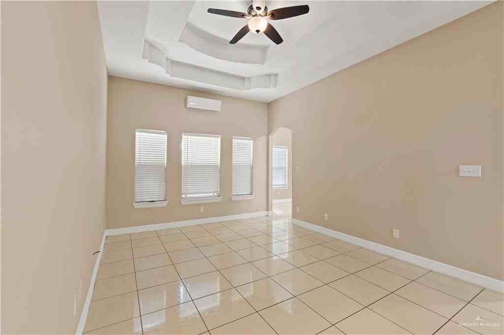 4017 San Angelo - Photo 5 of 26