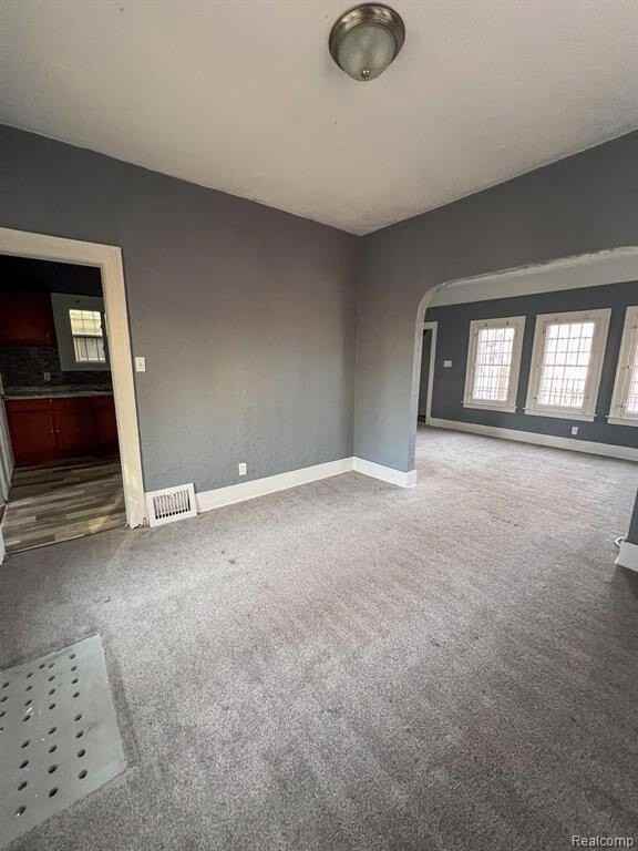 14318 Kilbourne St - Photo 4 of 13