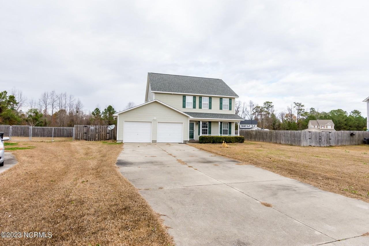 116 Croaker Ln - Photo 3 of 48