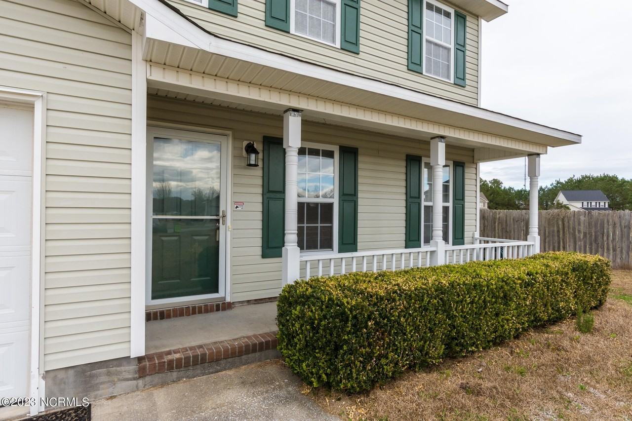 116 Croaker Ln - Photo 4 of 48