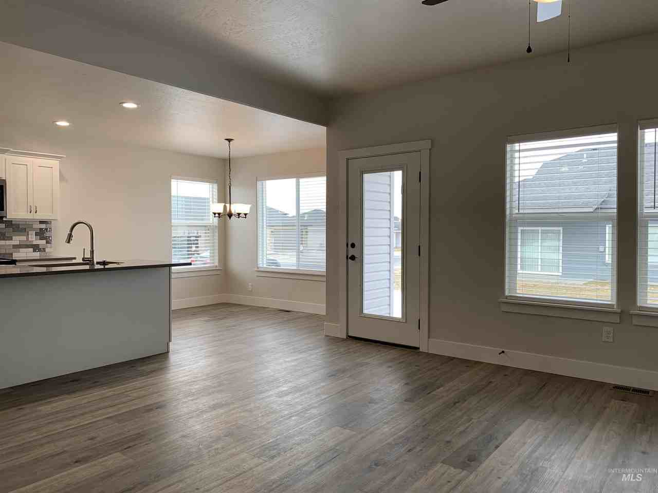 450 Southwood Ave W - Photo 7 of 19
