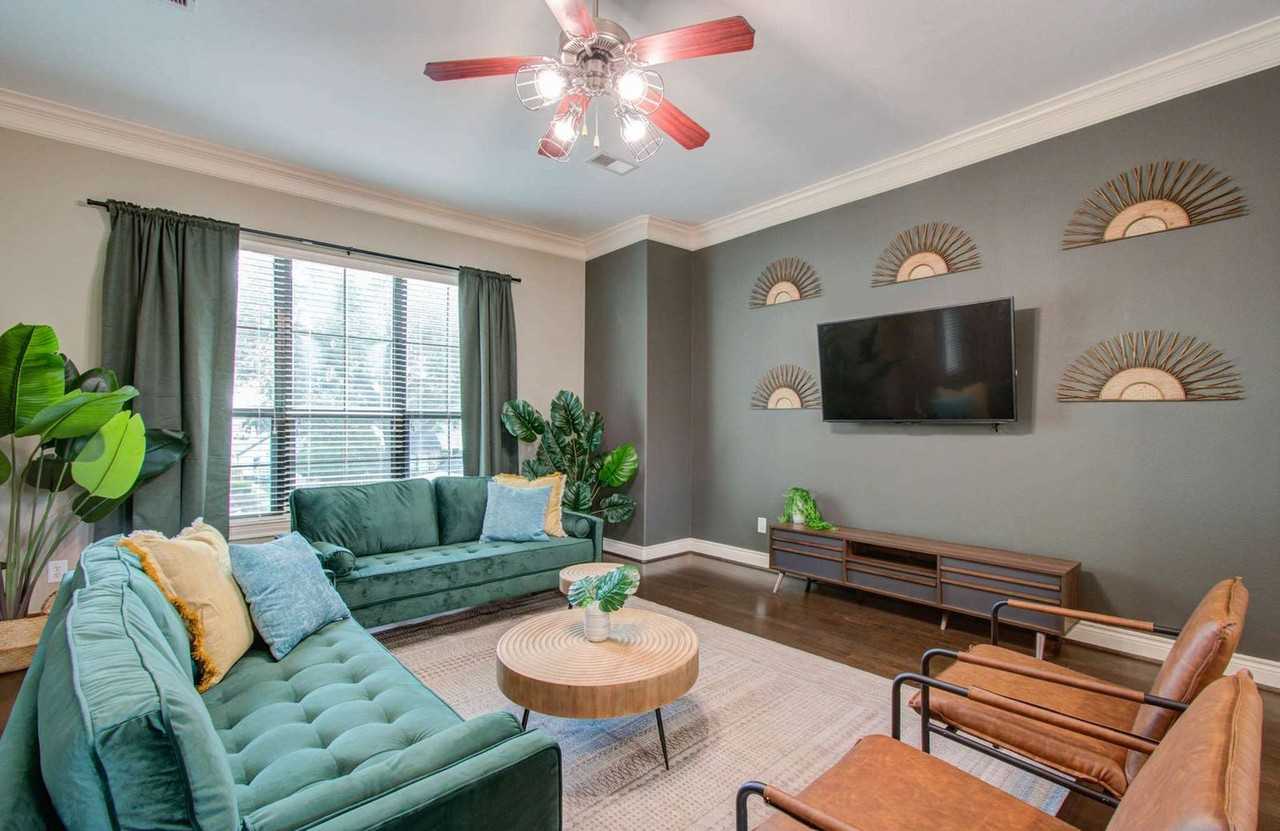 4001 Dallas St #1029264P - Photo 4 of 24