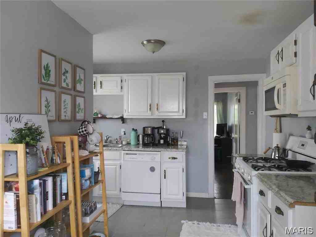 142 Monica Dr - Photo 6 of 11