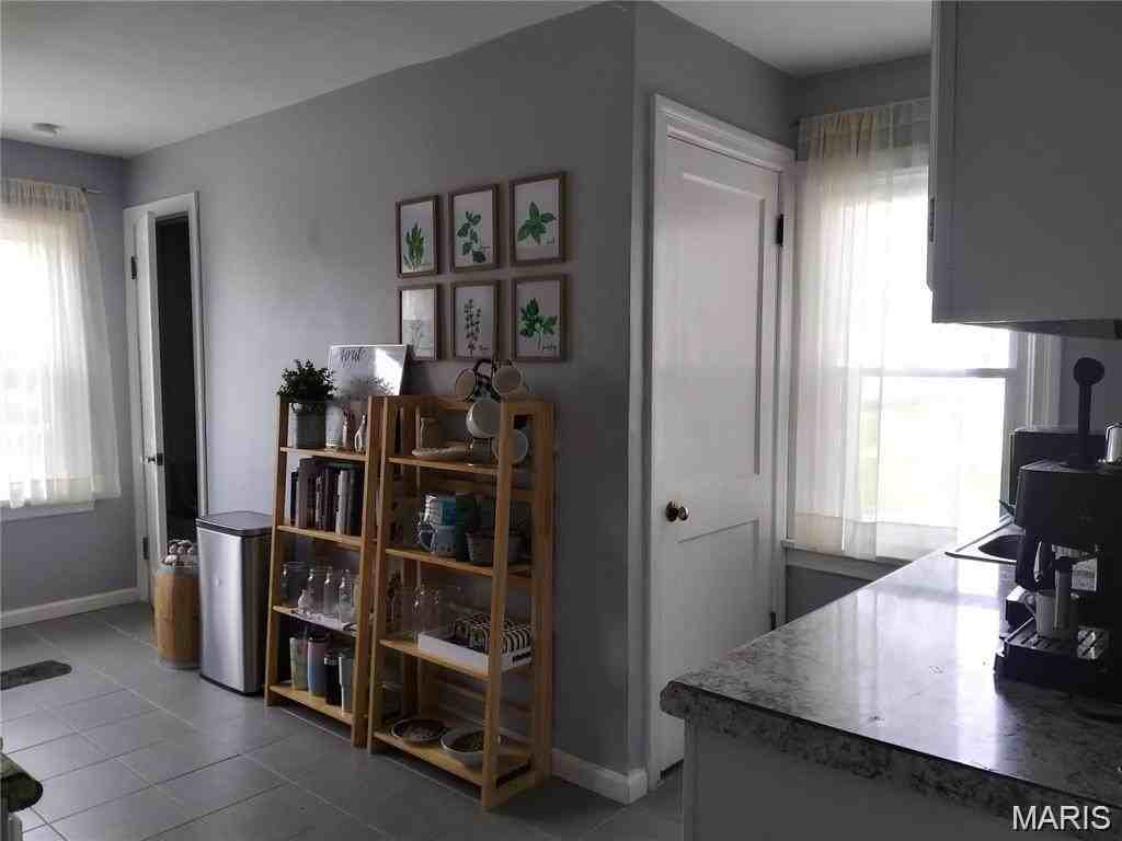 142 Monica Dr - Photo 7 of 11