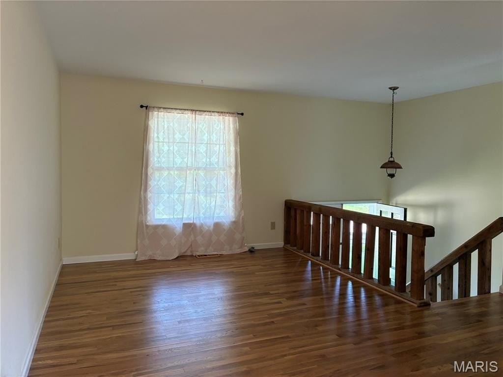 396 Genoa Dr - Photo 5 of 8