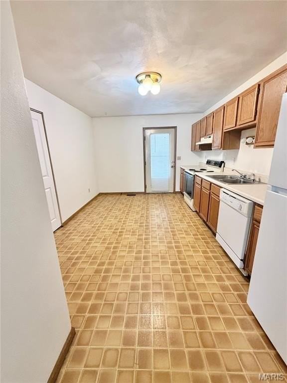 903 Georgetowne Dr - Photo 4 of 12
