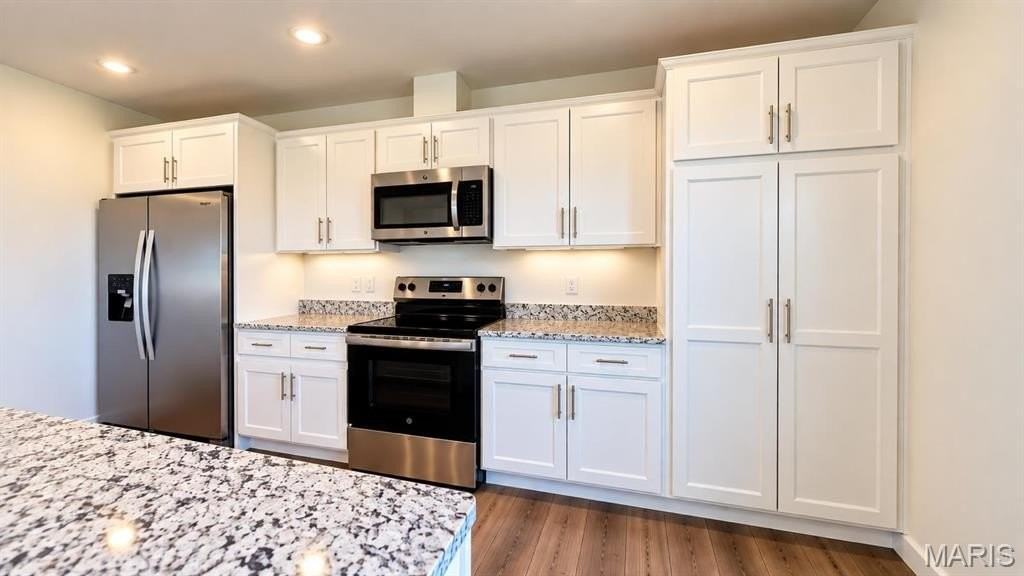112 Mora Blvd - Photo 5 of 31