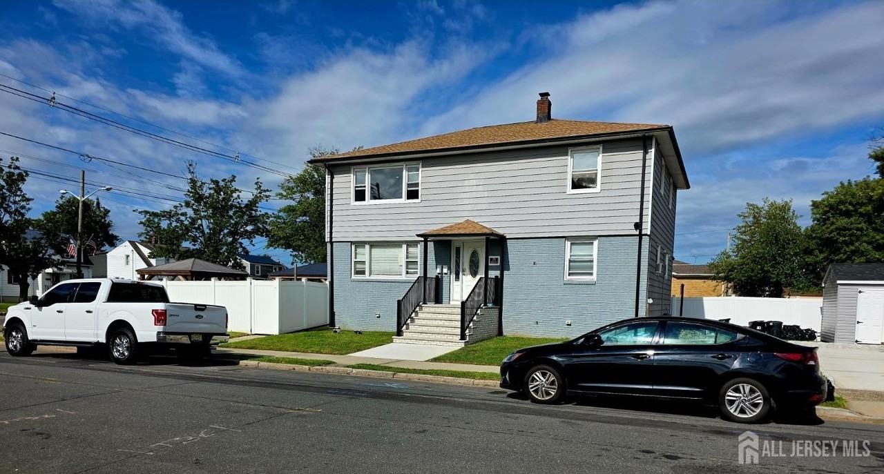 71 Lowell St - Photo 3 of 3