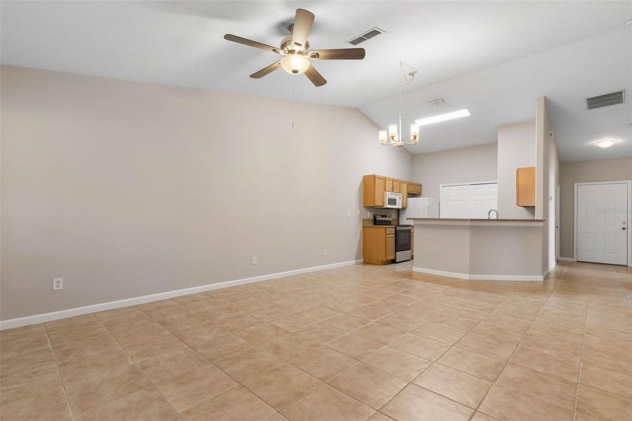17 Louvet Ln #A - Photo 4 of 38