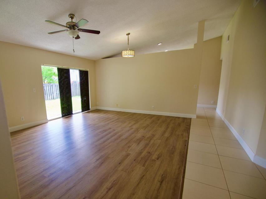 9471 Northwest 52nd Street - Photo 5 of 6