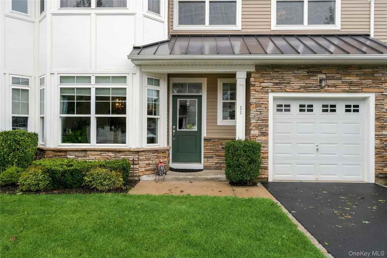 11 Silver Spruce Way - Photo 4 of 48