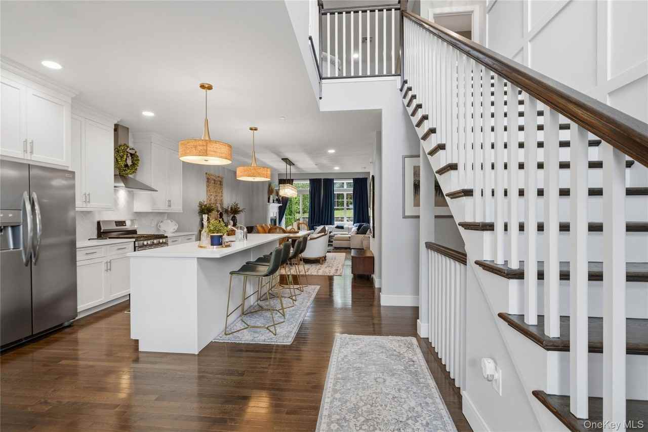 11 Silver Spruce Way - Photo 5 of 48