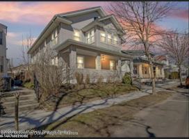 featured image of 907 Bergh St #2